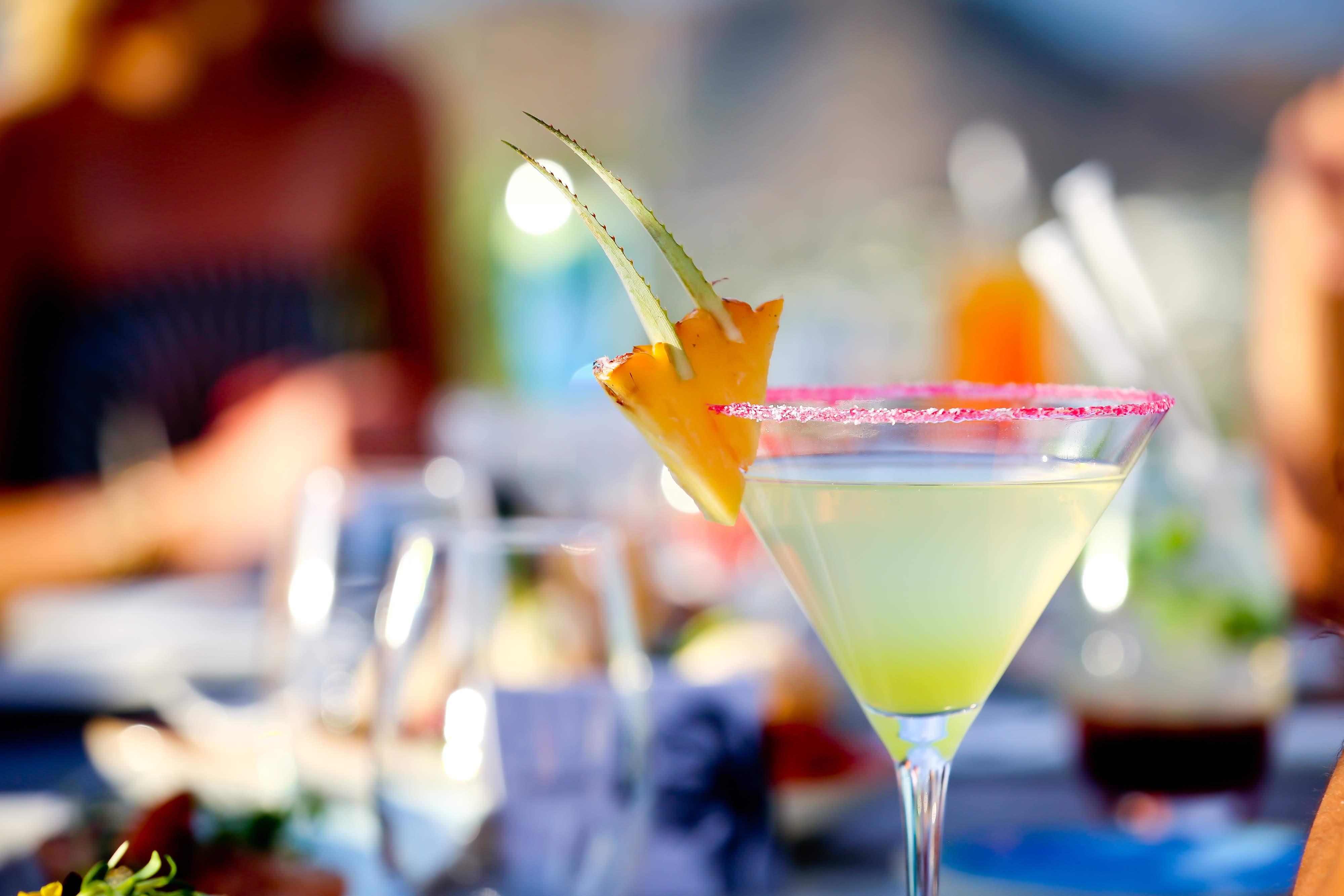 The Weinberg ווינדהוק מראה חיצוני תמונה A margarita garnished with a lime wedge