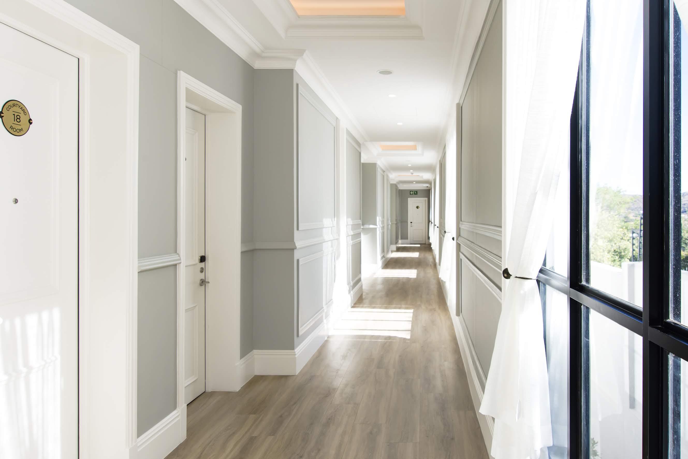 The Weinberg ווינדהוק מראה חיצוני תמונה A typical corridor at the school