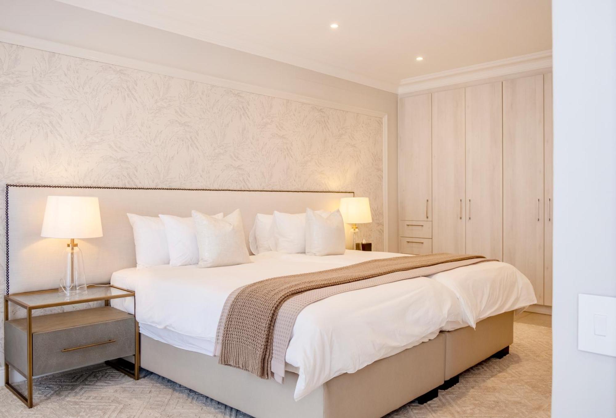 The Weinberg ווינדהוק חדר תמונה A bedroom at the Cape Grace