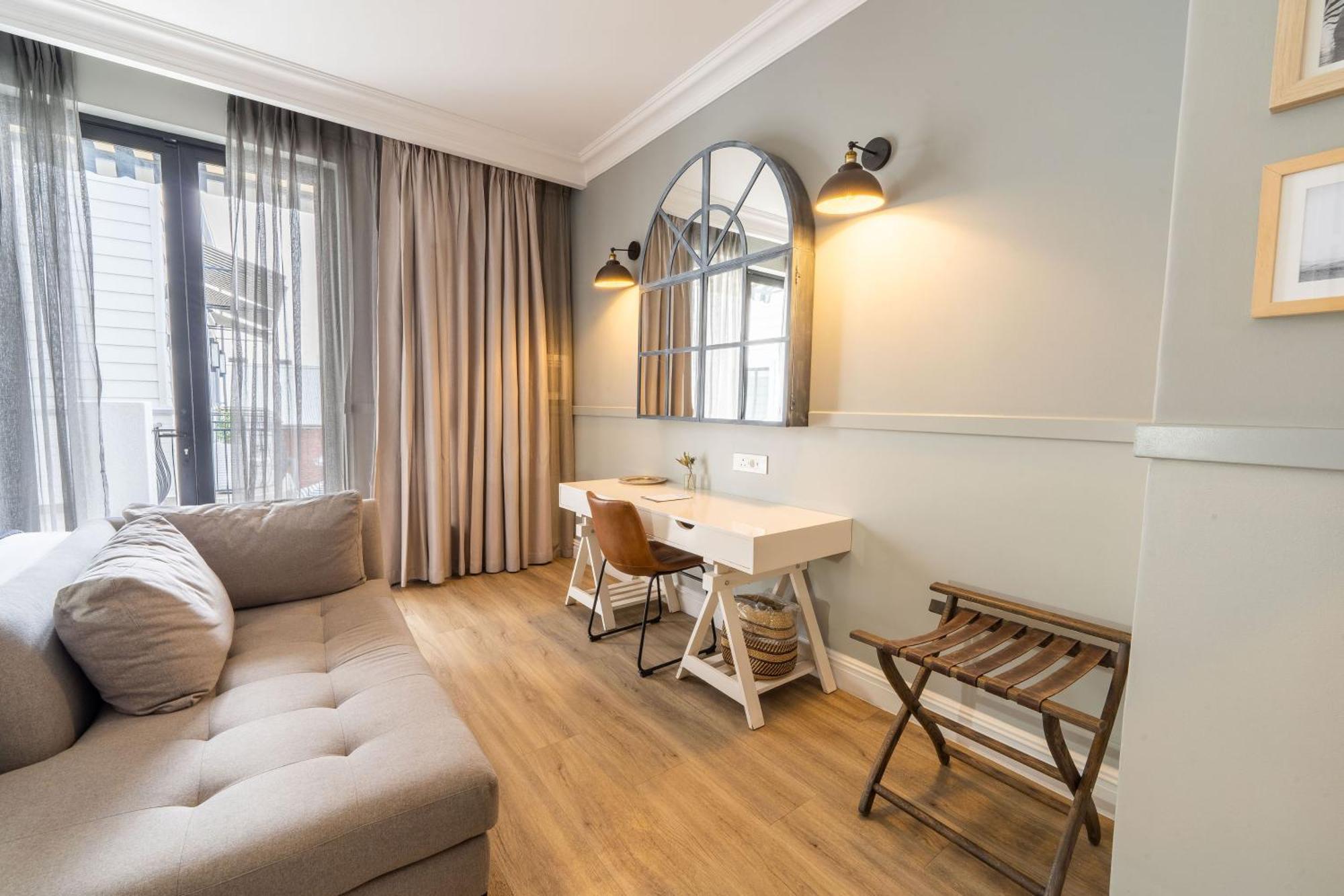 The Weinberg ווינדהוק חדר תמונה A room at the hotel