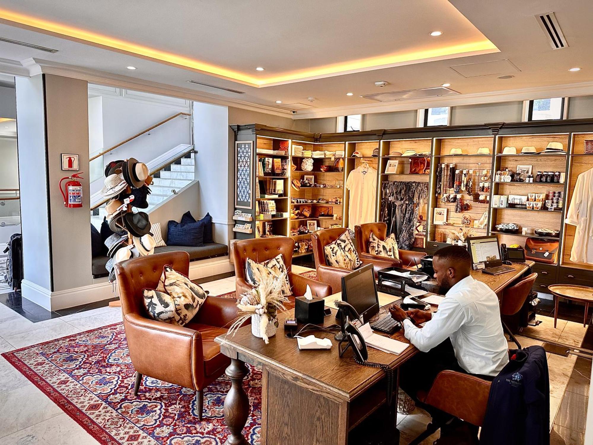 The Weinberg ווינדהוק מראה חיצוני תמונה The Library at the Cape Town Marriott Hotel