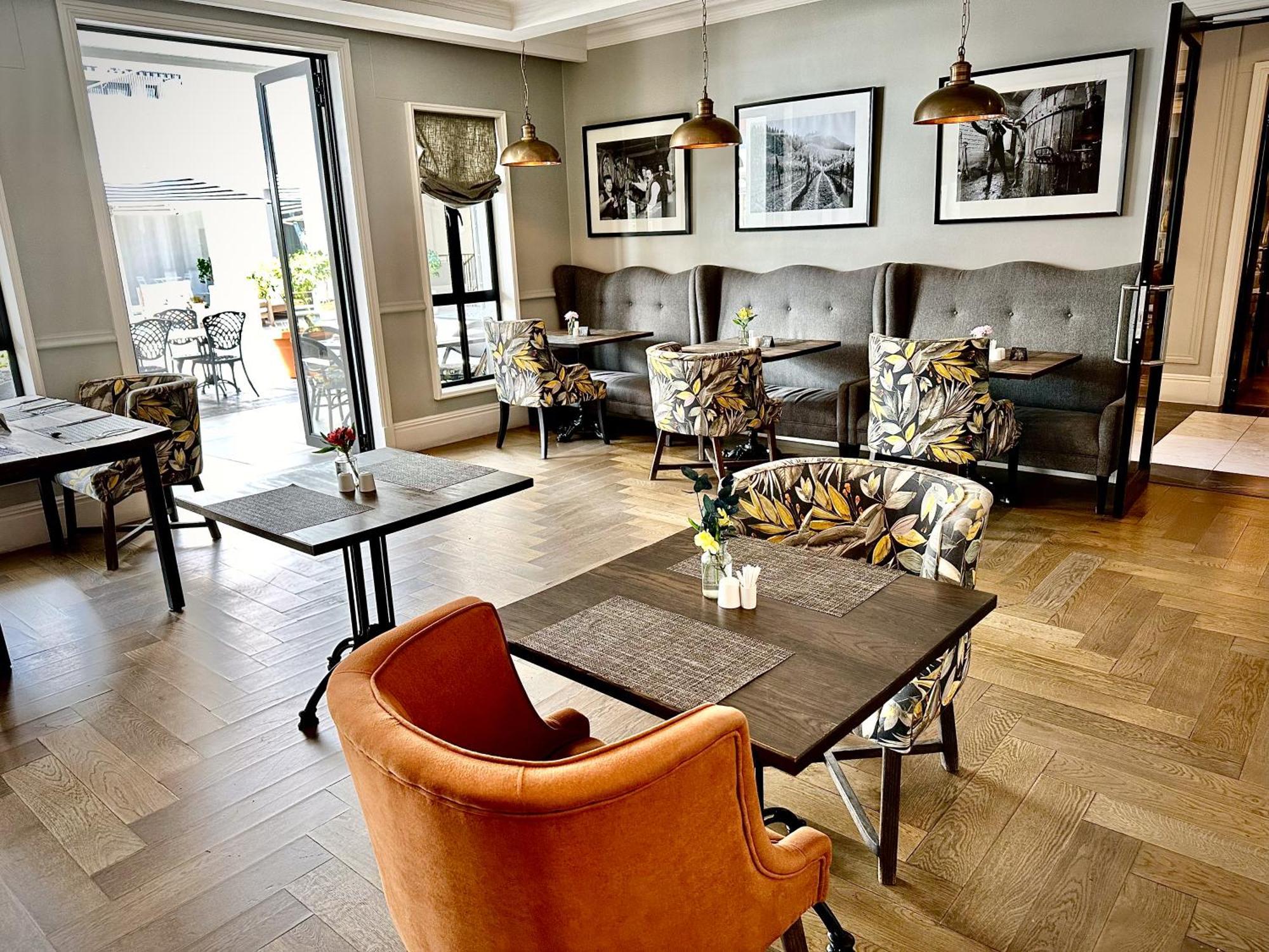 The Weinberg ווינדהוק מראה חיצוני תמונה The interior of the restaurant
